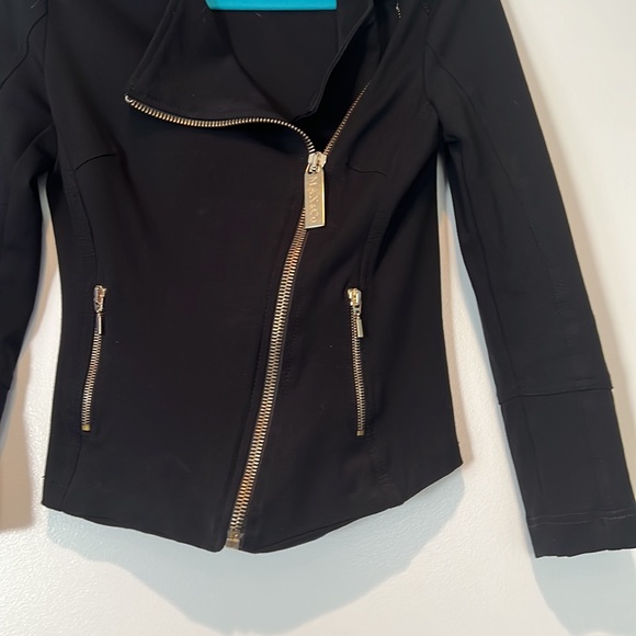 💁‍♀️💁‍♀️ Hot Size S Max&Co black stretchy short jacket 👍💁‍♀️EUC - Picture 4 of 12